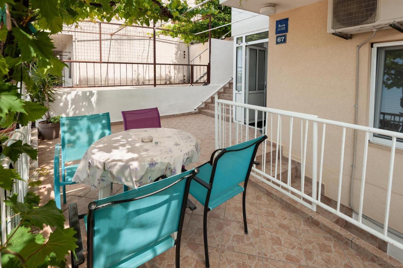 Apartments Antonija Omis Exterior photo
